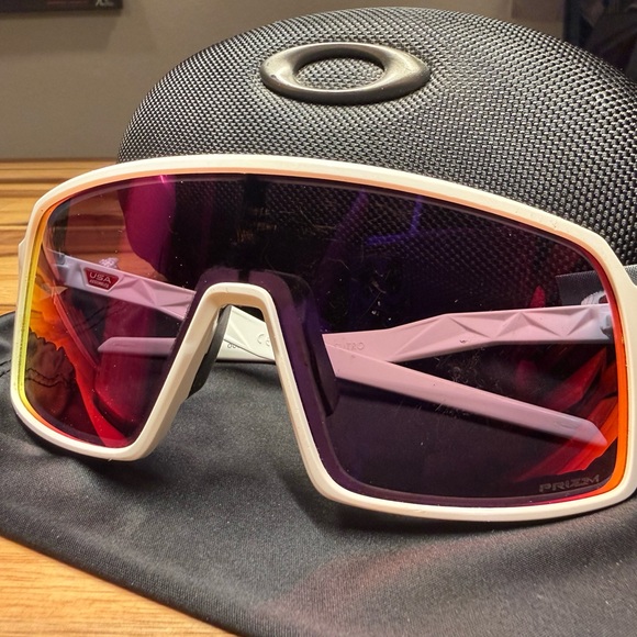 Oakley White Frame Sunglasses with Red-Tinted Lenses - Picture 2 of 5